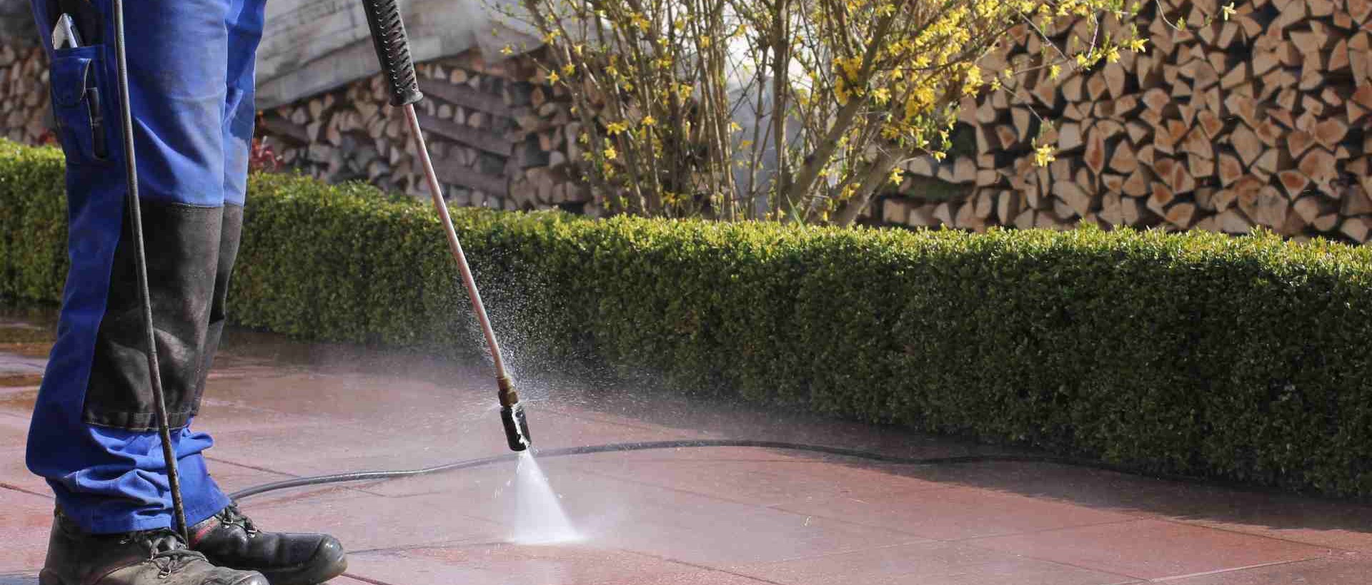 garden maintenance UB9